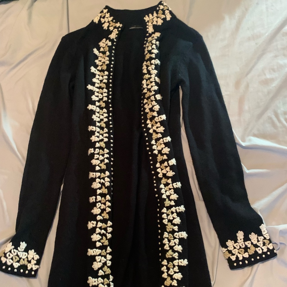 moda thigh length beautiful design cardigan